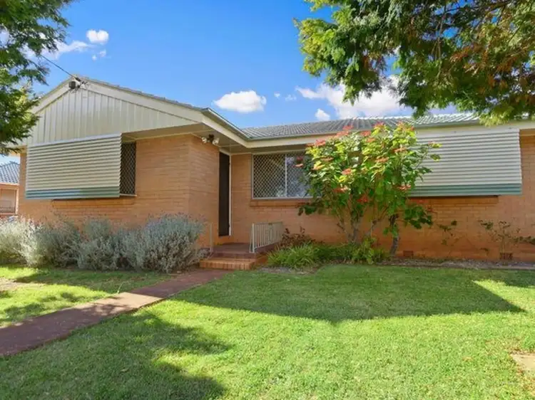 10 Jean Street, Harristown QLD 4350