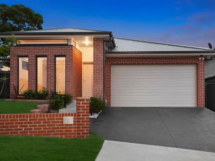 11 Elvira Place, West Hoxton NSW 2171