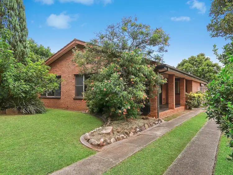 5 Owen Stanley Road, Glenfield NSW 2167
