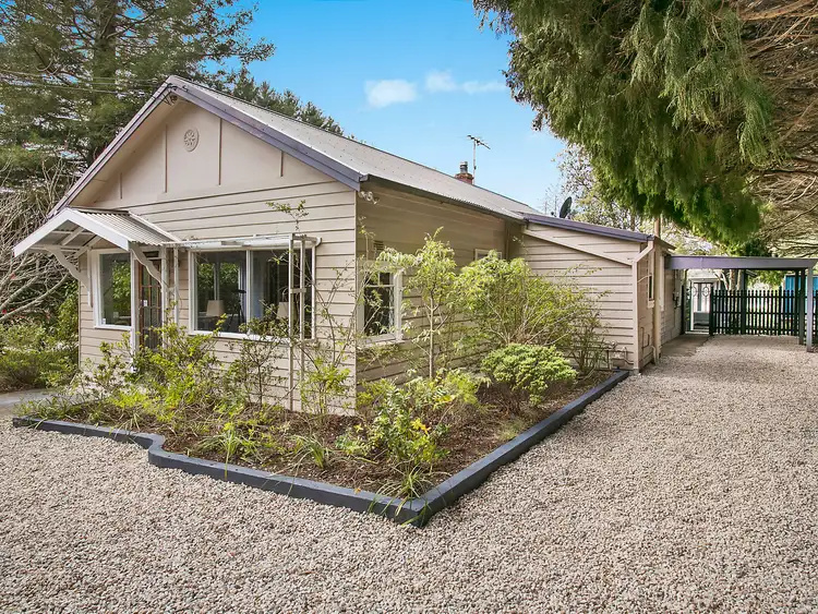 8 Russell Road, Leura NSW 2780