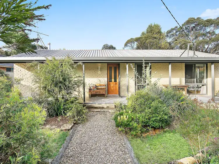 6 Maple Grove, Wentworth Falls NSW 2782