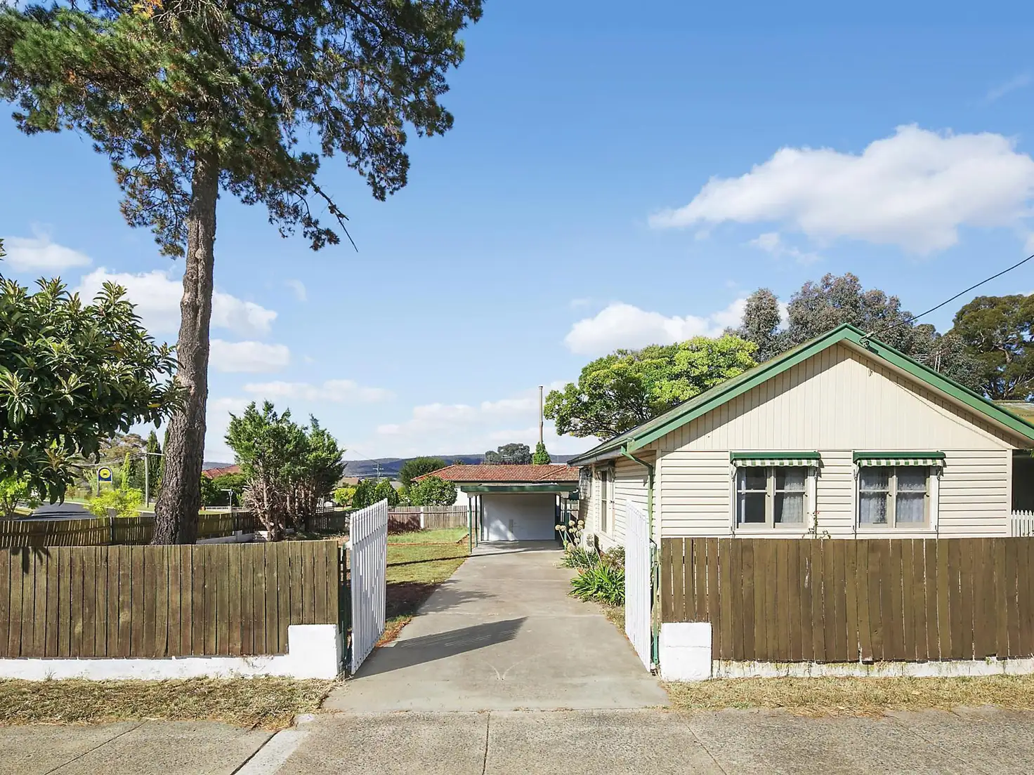 Main view of Homely house listing, 1/102 Ross Road, Queanbeyan NSW 2620