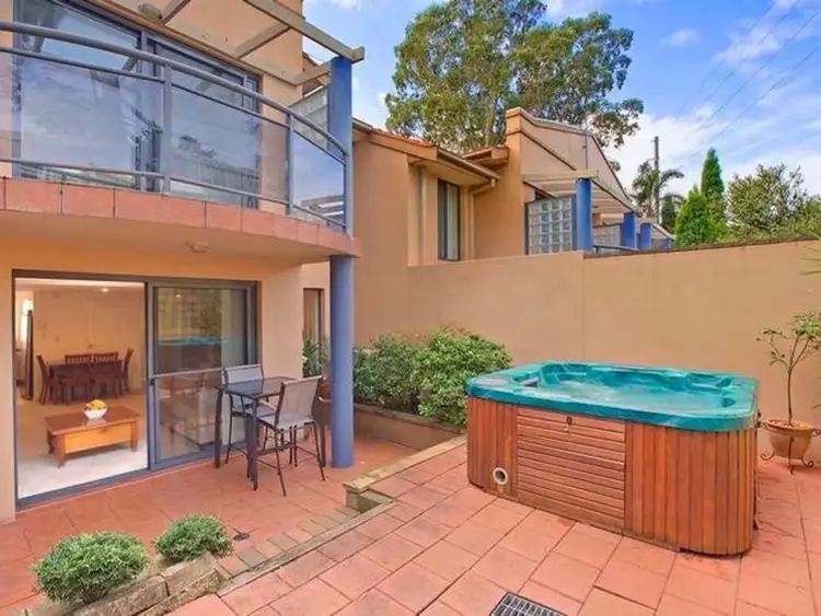 3/6 Mowbray Street, Sylvania NSW 2224