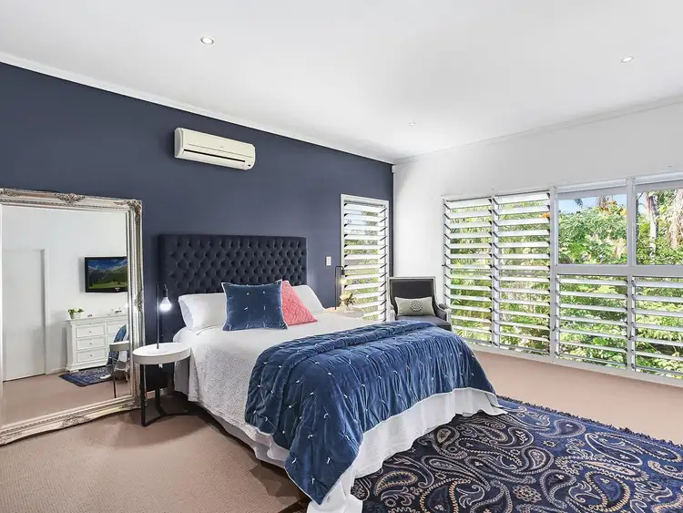 Fifth view of Homely villa listing, 1/3 Sandown Avenue, Bundall QLD 4217
