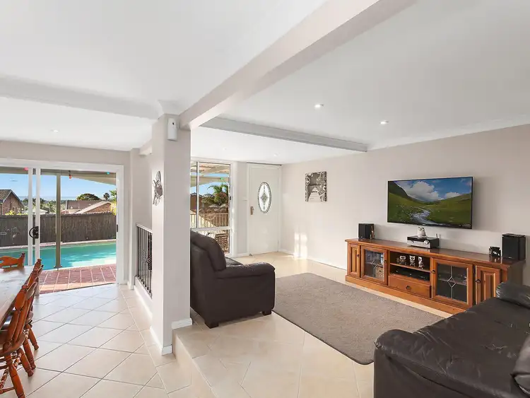 2 Mermaid Drive, Bateau Bay NSW 2261