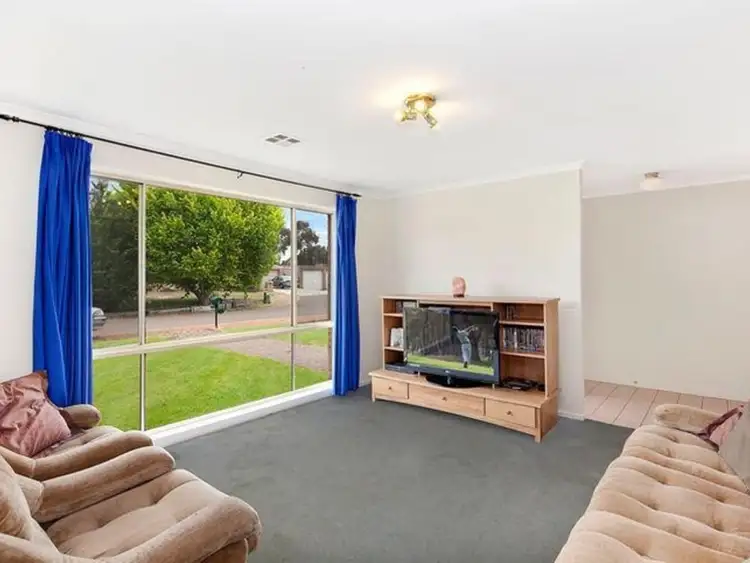 Fourth view of Homely house listing, 2 Tuckett Place, Calwell ACT 2905