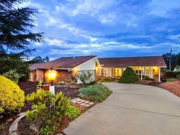 18 Sharwood Crescent, Evatt ACT 2617