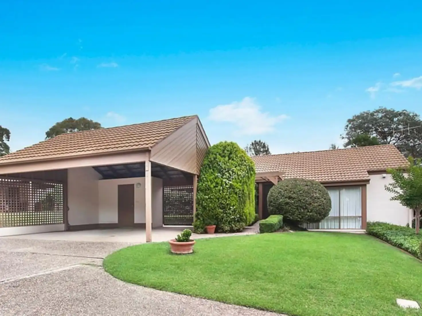 Main view of Homely townhouse listing, 4/92 Crozier Circuit, Kambah ACT 2902