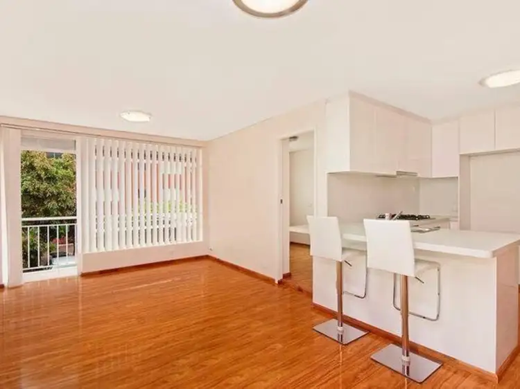 6/6 Barber Avenue, Eastlakes NSW 2018
