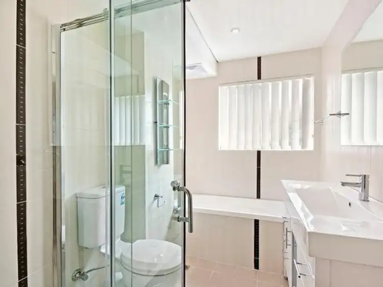 Third view of Homely apartment listing, 6/6 Barber Avenue, Eastlakes NSW 2018