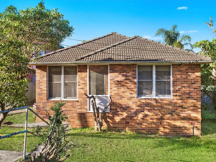 Main view of Homely house listing, 2 Lasseter Avenue, Chifley NSW 2036