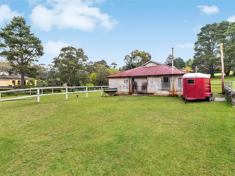 21 Everglades Avenue, Leura NSW 2780