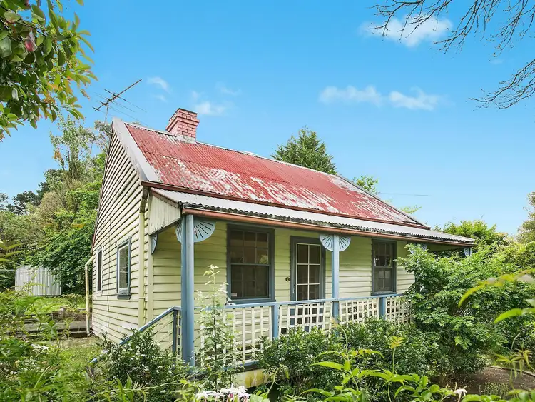 15 Cascade Street, Wentworth Falls NSW 2782