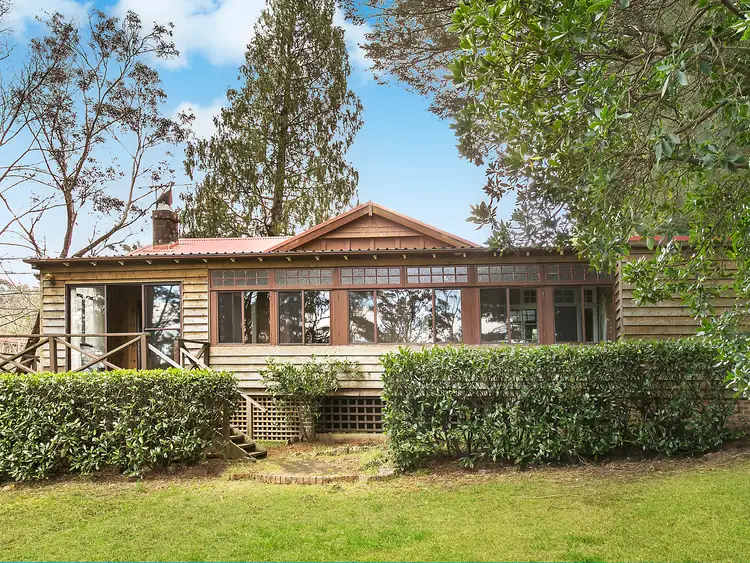 14 Somerville Street, Wentworth Falls NSW 2782