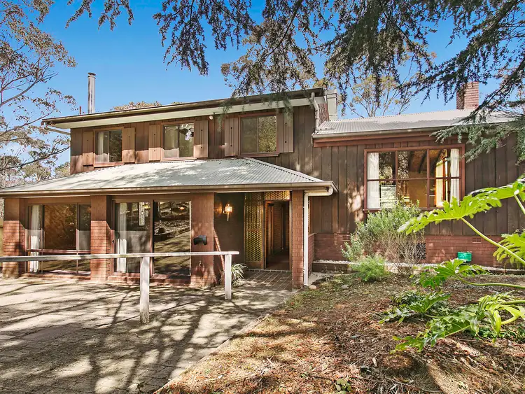 2 Victoria Street, Wentworth Falls NSW 2782