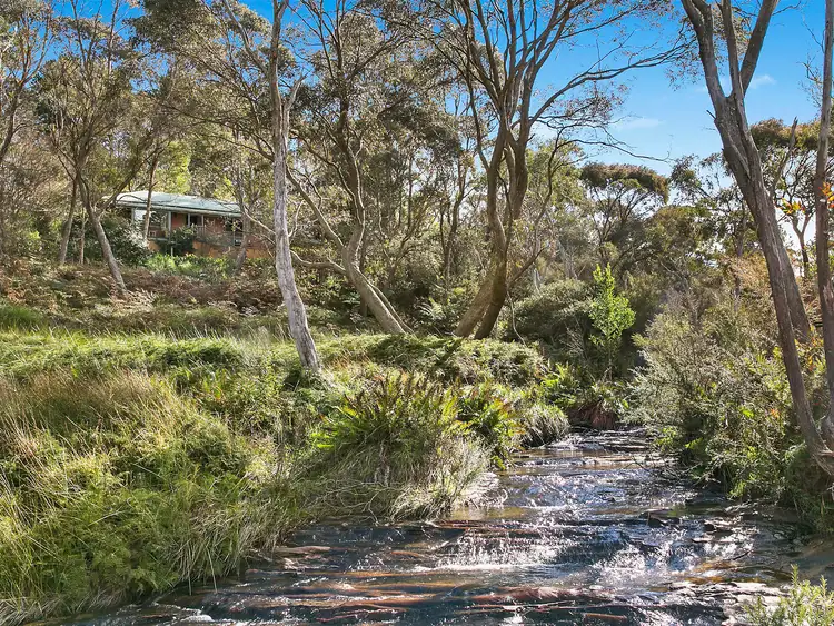 2 Parkes Street, Wentworth Falls NSW 2782