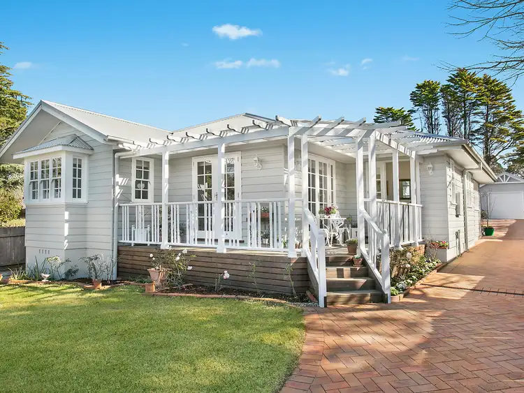 7 Murphys Lane, Wentworth Falls NSW 2782