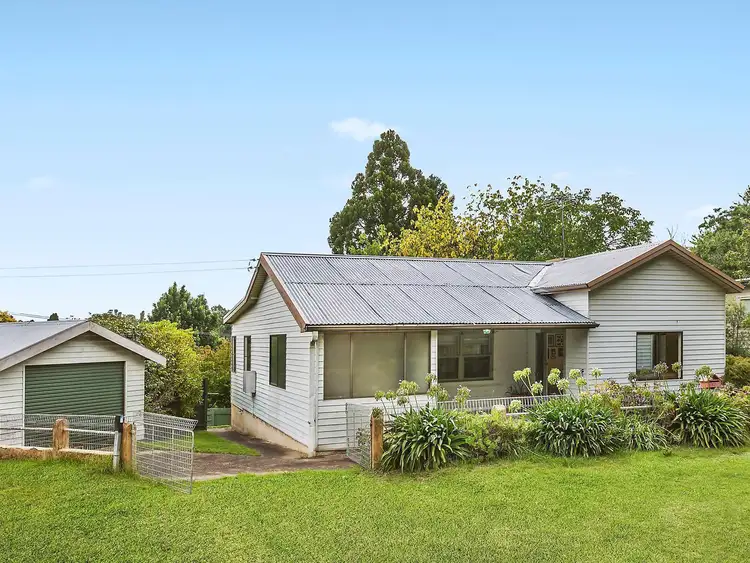 15 Westbourne Avenue, Wentworth Falls NSW 2782