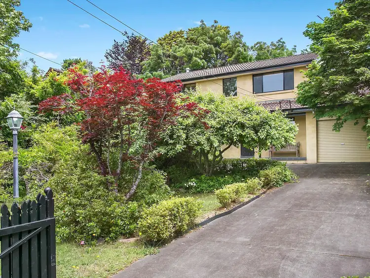 15 Mimosa Avenue, Wentworth Falls NSW 2782