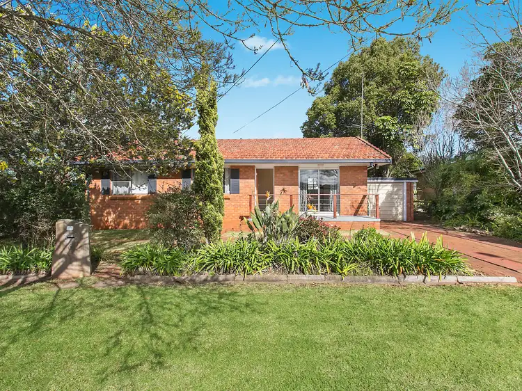 6 Skoien Street, Harristown QLD 4350