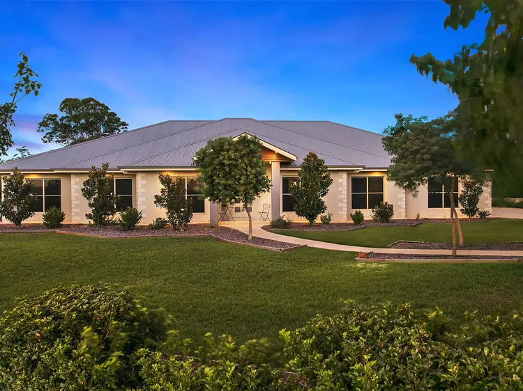 3 Oakdale Place, Highfields QLD 4352