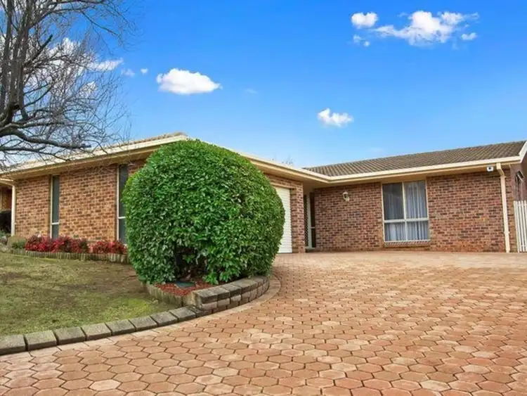 10 Fernyhough Crescent, Lyneham ACT 2602
