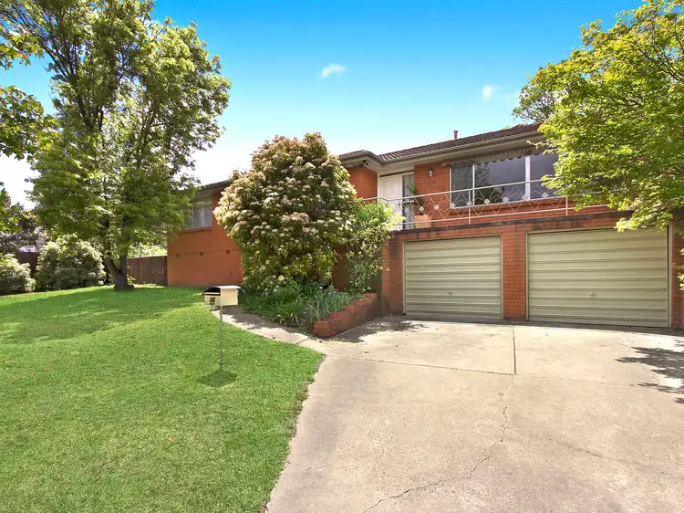 16 Macrobertson Street, Mawson ACT 2607