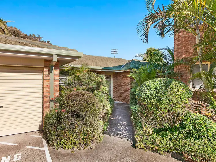 Main view of Homely villa listing, 4/74 Ocean View Drive, Wamberal NSW 2260