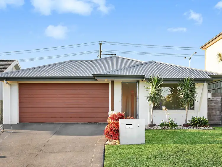 7 Demby Crescent, Wakerley QLD 4154