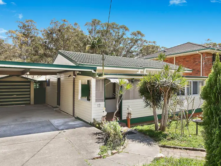 13 Fisher Road, Point Clare NSW 2250