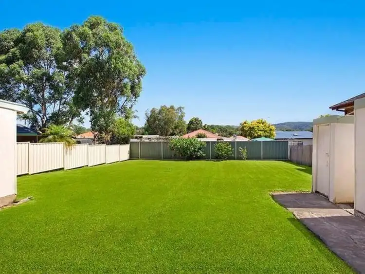 Second view of Homely house listing, 28 Robertson Road, Killarney Vale NSW 2261