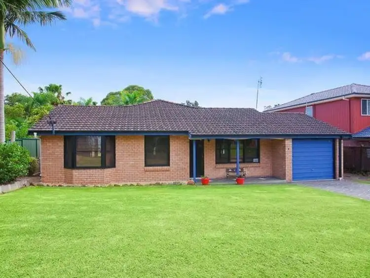 3 Althea Place, Point Clare NSW 2250
