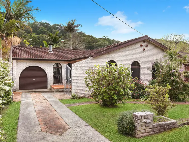 33 Blue Waters Parade, Tascott NSW 2250