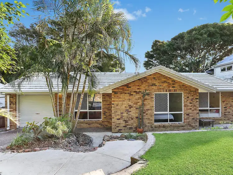 16 Victory Crescent, Sunrise Beach QLD 4567