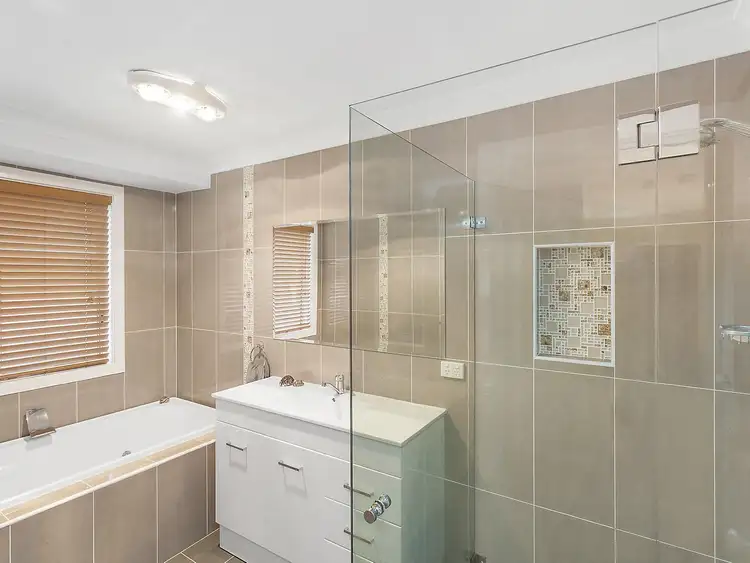 Fifth view of Homely house listing, 8 Mahni Close, Budgewoi NSW 2262