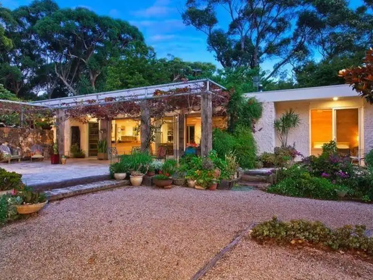 27 Maitland Bay Drive, Killcare Heights NSW 2257