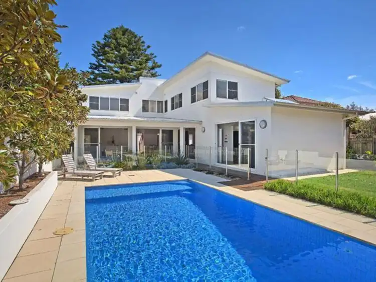 42 Lake Street, North Avoca NSW 2260