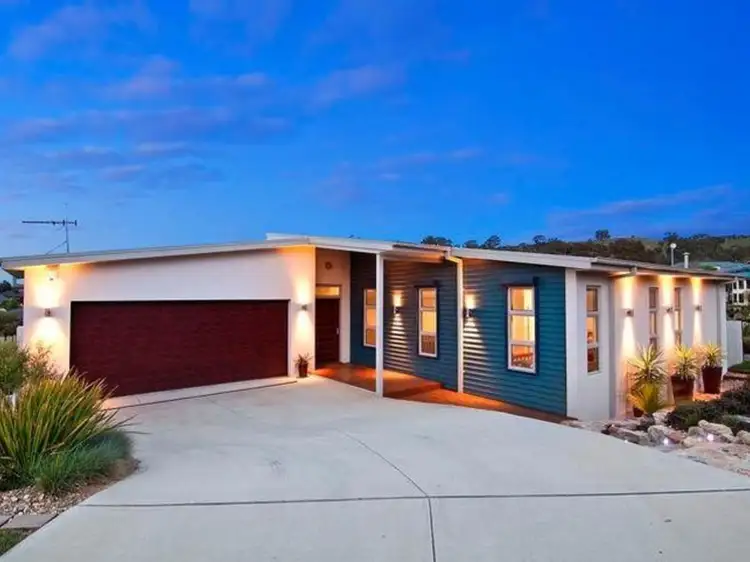 2 Grady Place, Jerrabomberra NSW 2619