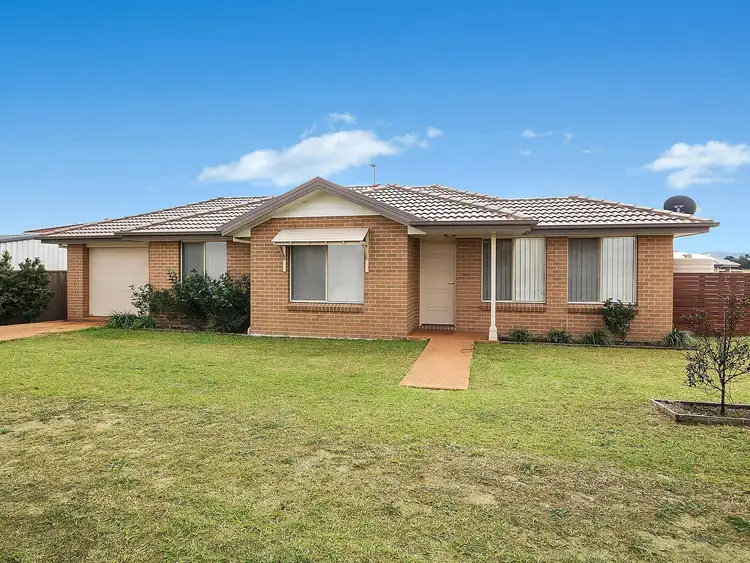5 Niven Parade, Rutherford NSW 2320