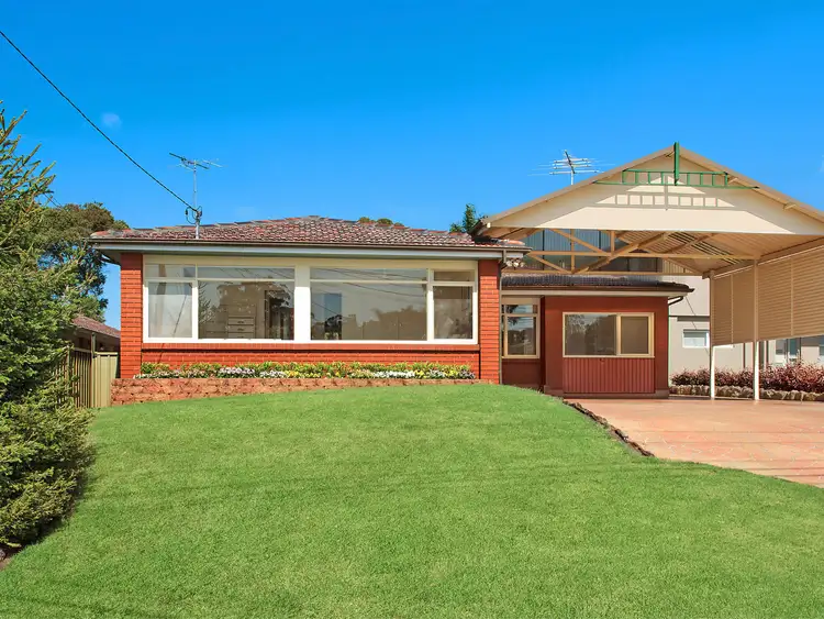 Second view of Homely house listing, 4 Roma Place, Sylvania NSW 2224