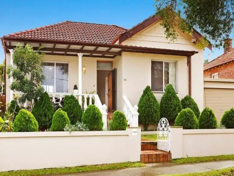 16 Byrnes Street, Bexley NSW 2207