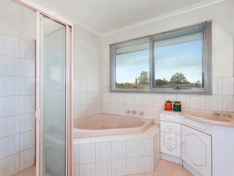 Fifth view of Homely house listing, 1 Redmond Court, Mount Waverley VIC 3149
