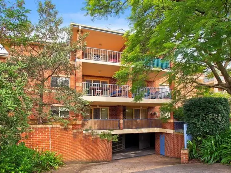 3/8 Bellbrook Avenue, Hornsby NSW 2077