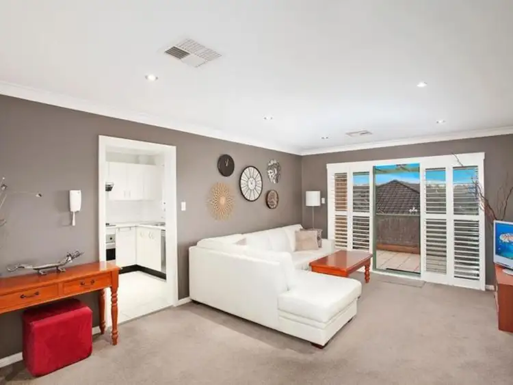 8/4 Bellbrook Avenue, Hornsby NSW 2077