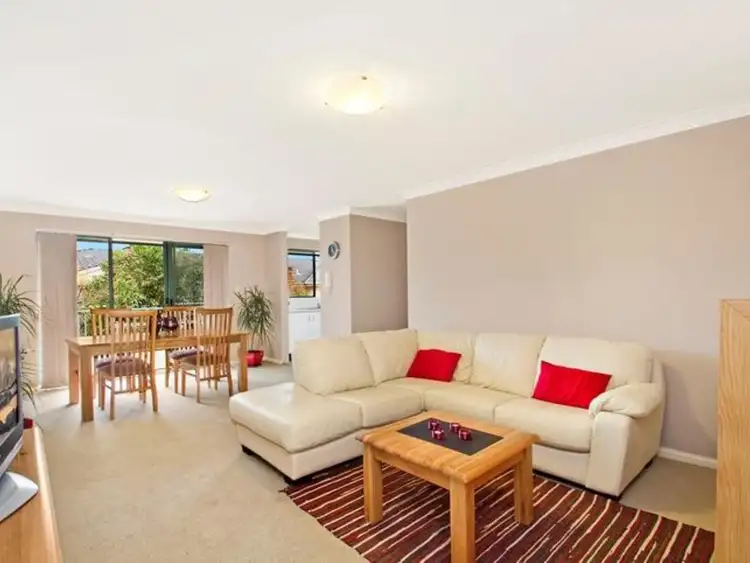 17/4 Bellbrook Avenue, Hornsby NSW 2077