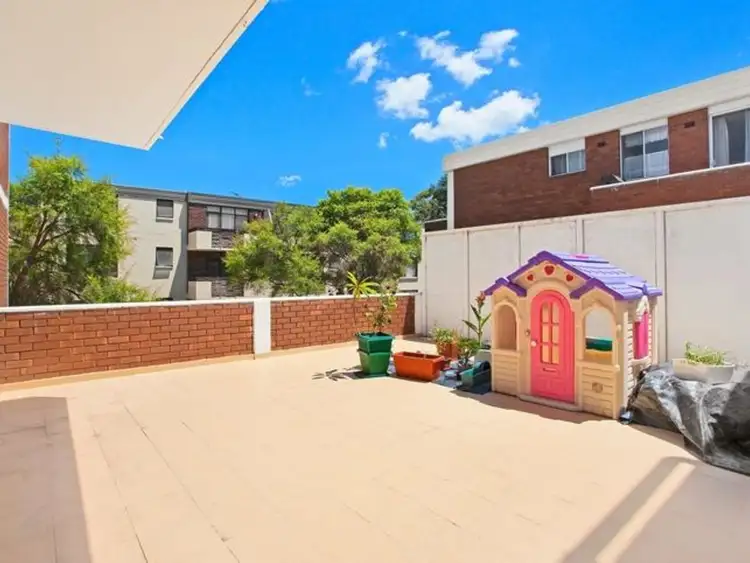 Second view of Homely apartment listing, 2/17 Edgeworth David Avenue, Hornsby NSW 2077