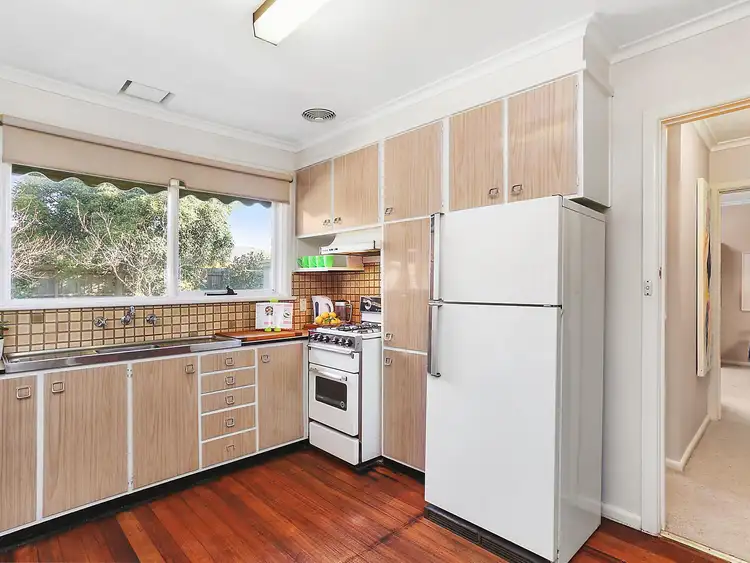 Fourth view of Homely house listing, 2 Gilbert Court, Mount Waverley VIC 3149