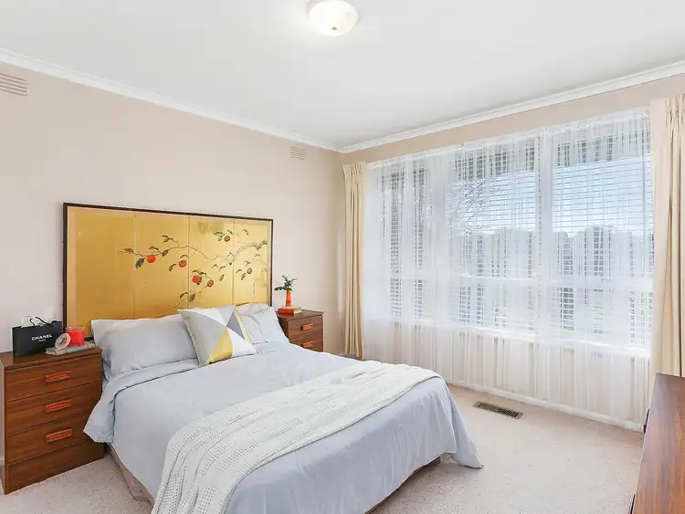Fifth view of Homely house listing, 2 Gilbert Court, Mount Waverley VIC 3149