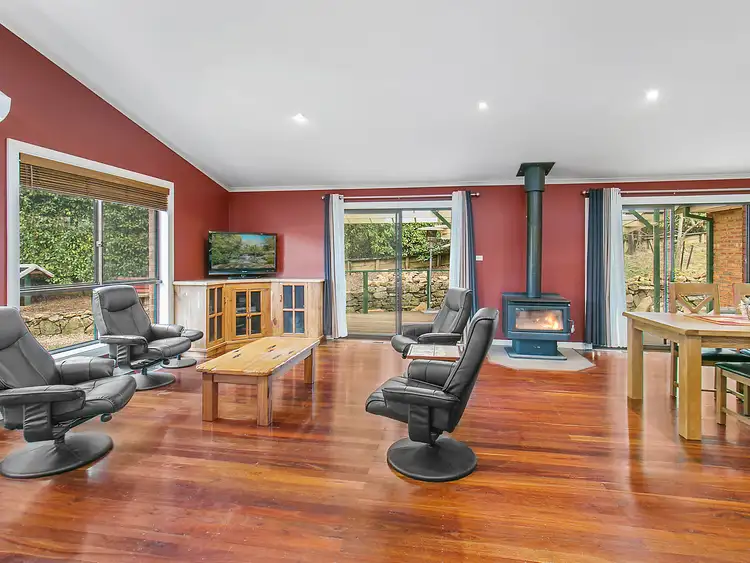 42 Dalrymple Avenue, Wentworth Falls NSW 2782
