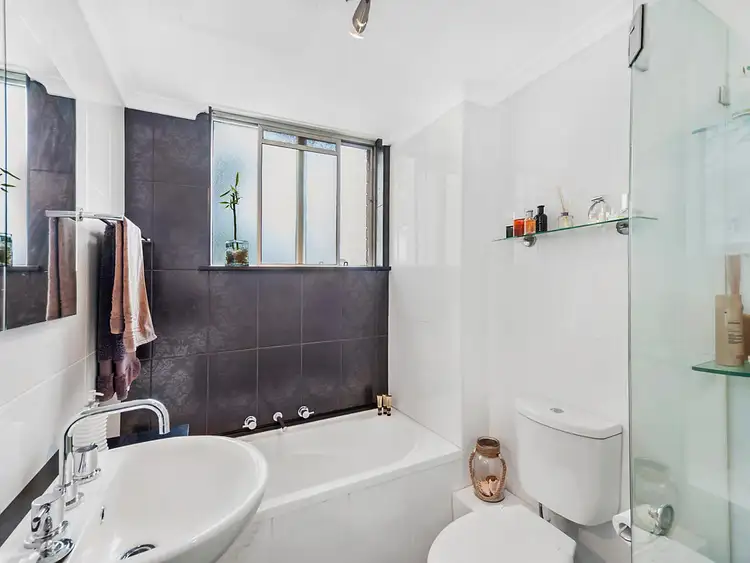 Fifth view of Homely apartment listing, 7/52 The Crescent, Dee Why NSW 2099